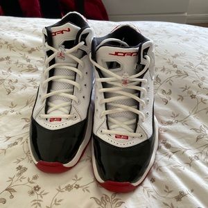 lightly worn jordan’s